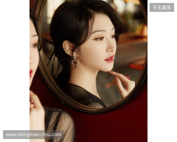 👀穿着热刺球衣！王钰栋与U22国足队友鲍盛鑫、蒯纪闻合影