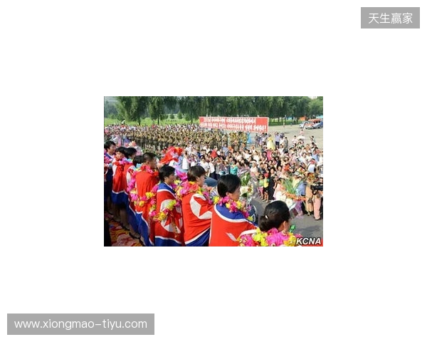 夺得湘超冠军！永州队球员乘坐花车回城，市民夹道欢迎