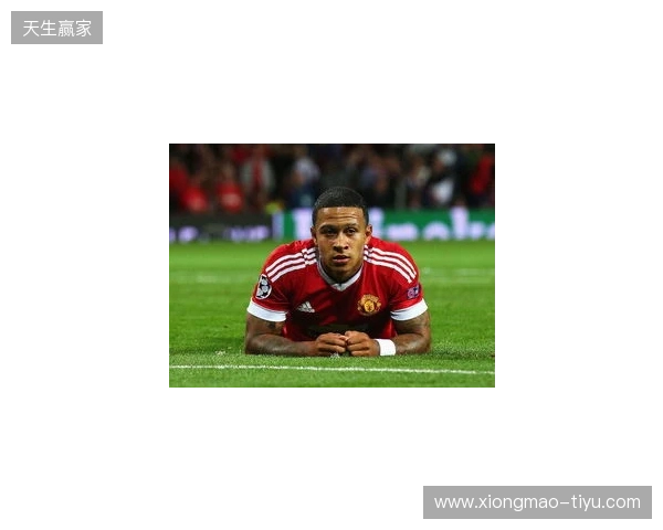 队长风范,曼联落后时B费利用肖疗伤时间来回指导大部分队友