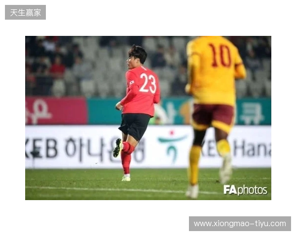 媒体人:U17国脚张伯霖接近加盟湖北星辉,玉昆也曾向球员报价 媒体人:U17国脚张伯霖接近加盟湖北星辉,玉昆也曾向球员报价